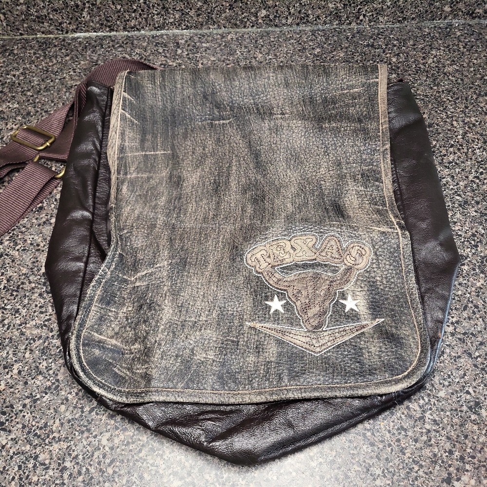 Wilsons Leather M Julian Y2K Distressed Messenger‎ Bag Texas Longhorn Skull